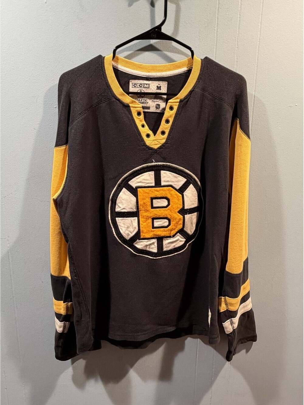 CCM Boston Bruins Heritage Sweater Jersey  Hockey  Size Medium